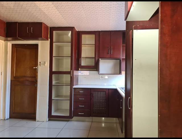 3 BEDROOM TOWNHOUSE FOR SALE IN VANDERBIJLPARK CE 3